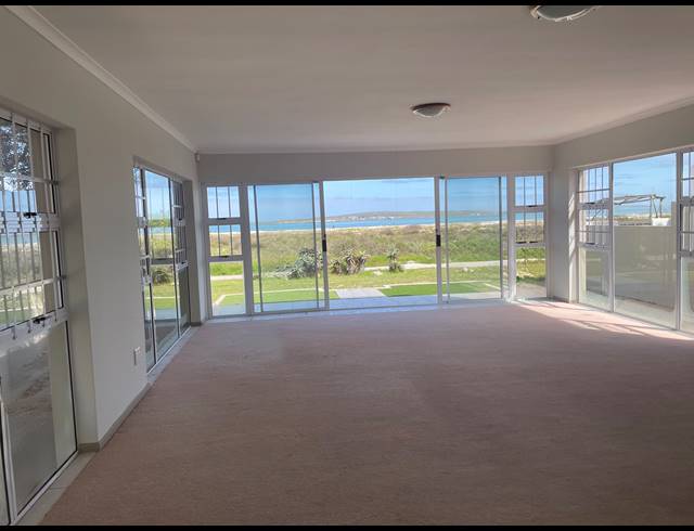 4 BEDROOM HOUSE FOR SALE IN MIDDEDORP
